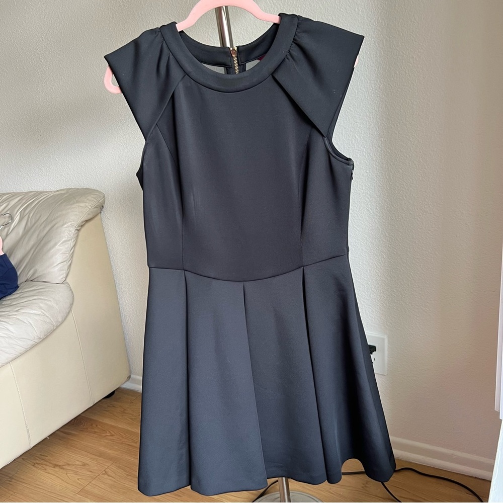 🟣SOLD🟣$375 Ted Baker Black Kipp Mesh Back Mini Dress Size 4 - Picture 3 of 13